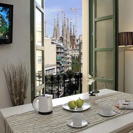 Apart-Suites Hostemplo Барселона Екстериор снимка