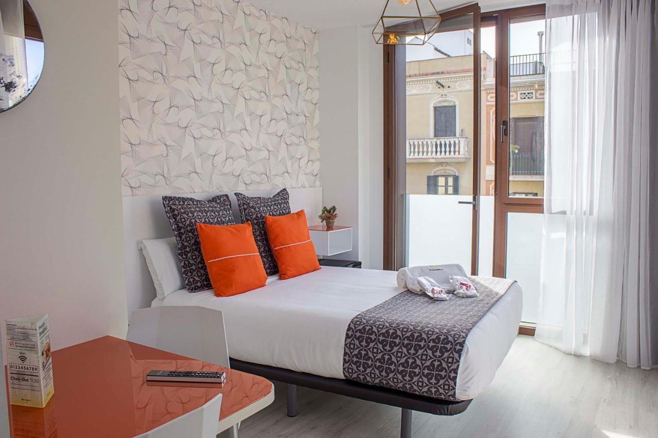 Apart-Suites Hostemplo Барселона Екстериор снимка