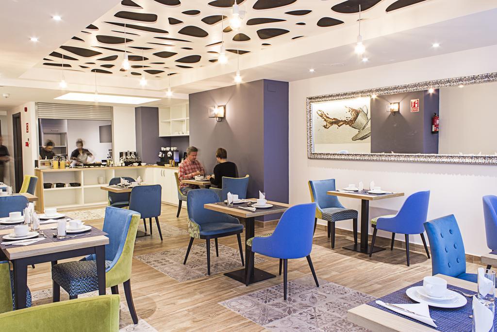 Apart-Suites Hostemplo Барселона Екстериор снимка