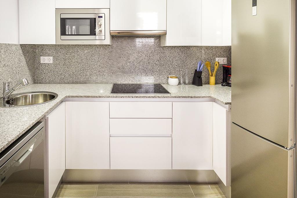 Apart-Suites Hostemplo Барселона Екстериор снимка