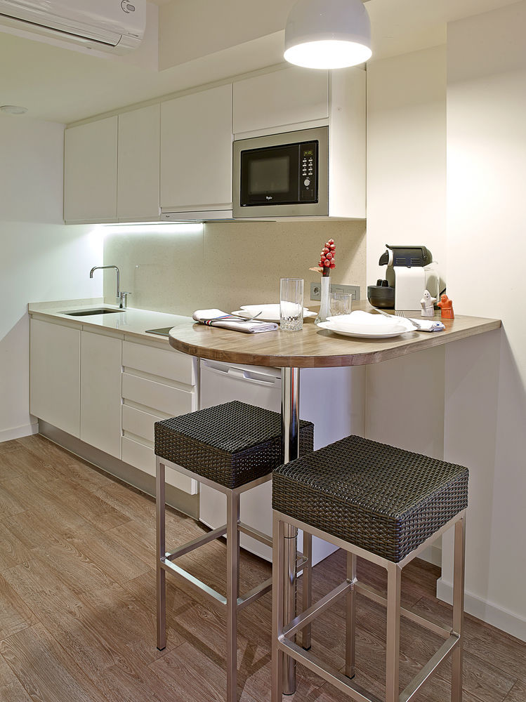 Apart-Suites Hostemplo Барселона Екстериор снимка