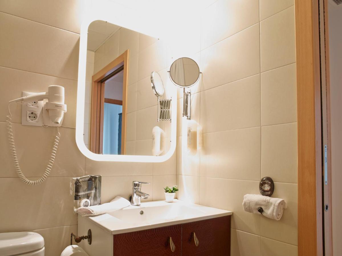 Apart-Suites Hostemplo Барселона Екстериор снимка